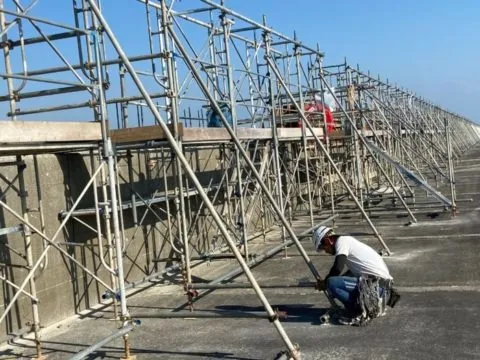 神戸沖擁壁工事